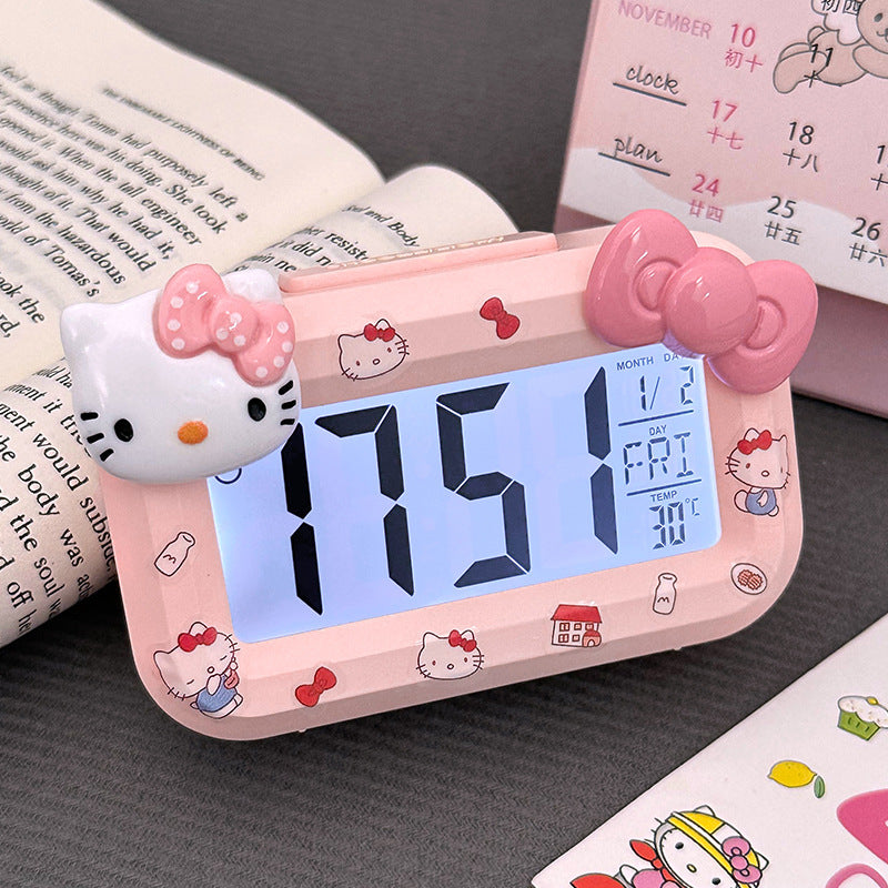 Hello Kitty Dijital Ekranlı Çalar Saat – LED Işıklı, Alarm ve Termometre Ve Ders Çalışma Arkadaşı